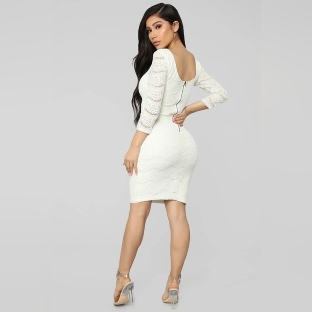 NWOT FASHION NOVA Ivory lace dress